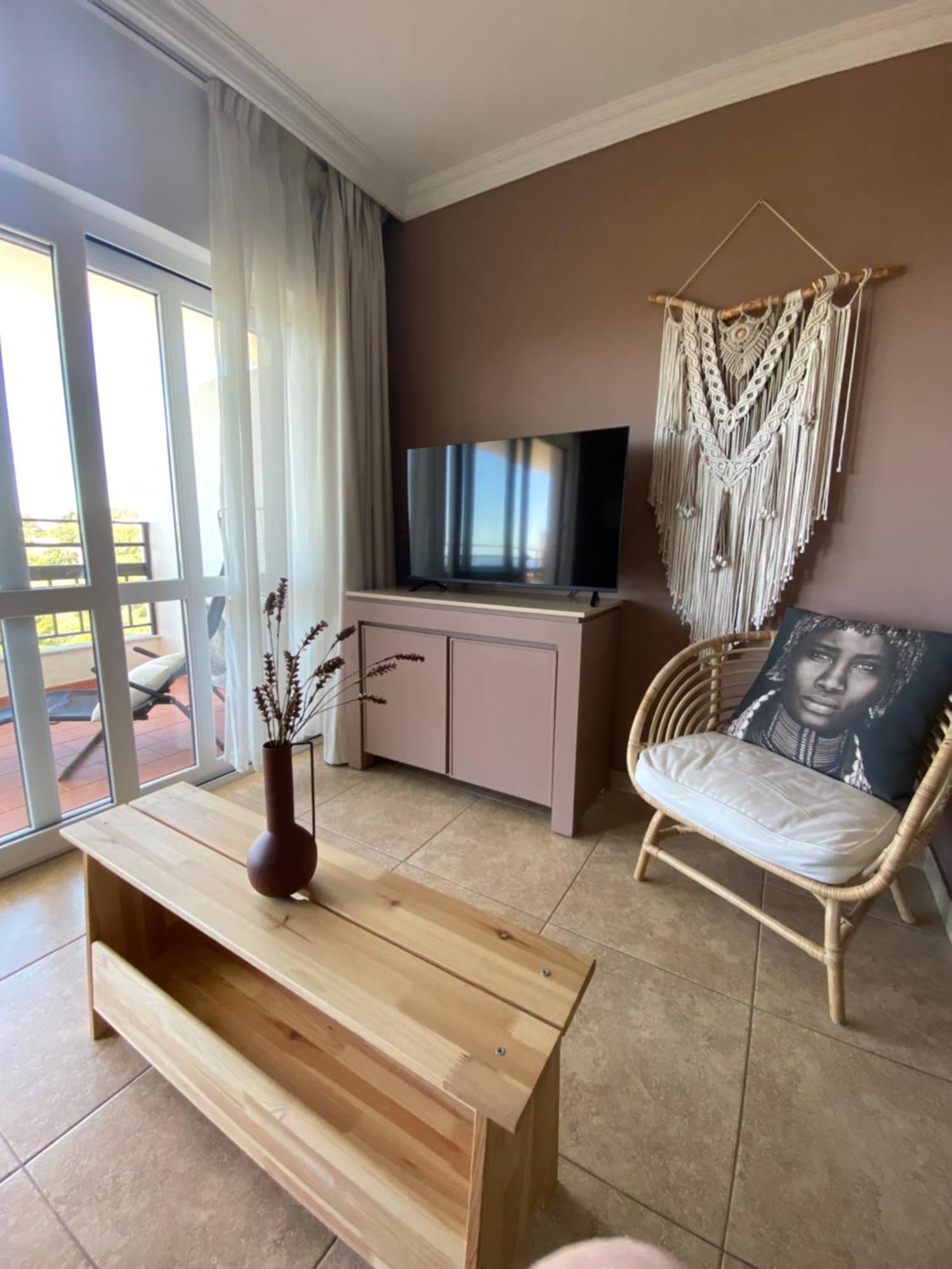 Ocean Breeze Apartment *